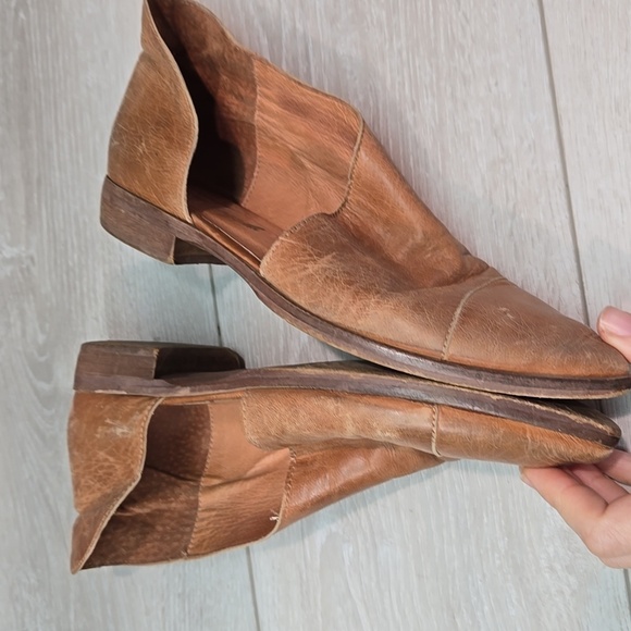 Free People Women Royale Cut Out Side Leather The Pointed Toe shoes sz 38/7 - Picture 11 of 13